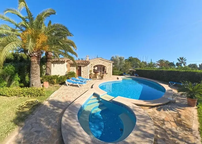 Villa Charming In Area Of Pollensa By Renthousing