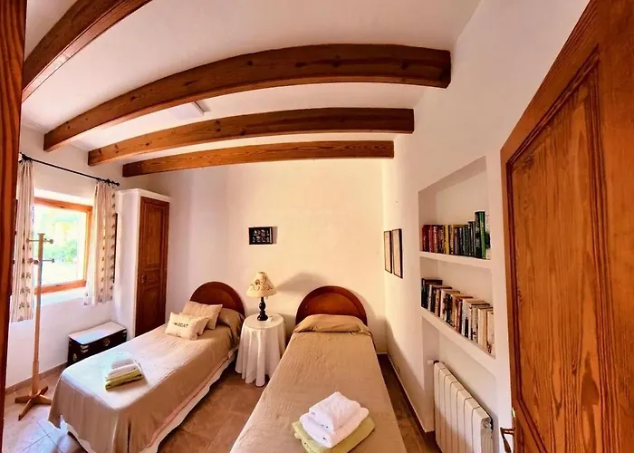 Villa Charming In Area Of Pollensa By Renthousing