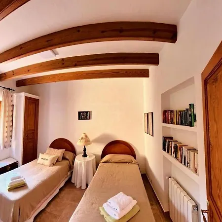 Villa Charming In Area Of Pollensa By Renthousing